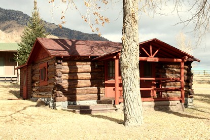 Peaceful Cabin Staycation Rental near Yellowstone National Park, Wyoming - glamping.directory