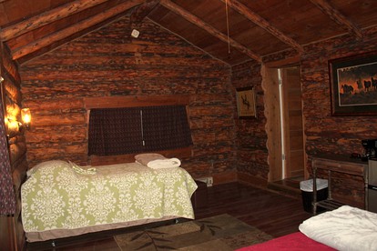 Peaceful Cabin Staycation Rental near Yellowstone National Park, Wyoming - Cody, Wyoming - glamping.directory