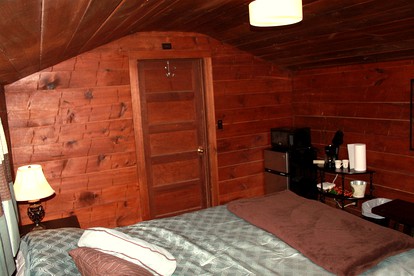 Peaceful Cabin Staycation Rental near Yellowstone National Park, Wyoming - Cody, Wyoming - glamping.directory