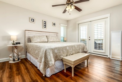 Spectacular Oceanfront Beach House with Hot-tub in Dauphin Island, Alabama - Dauphin Island, Alabama - glamping.directory