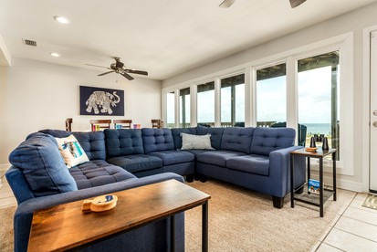 Spectacular Oceanfront Beach House with Hot-tub in Dauphin Island, Alabama - Dauphin Island, Alabama - glamping.directory