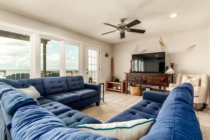 Spectacular Oceanfront Beach House with Hot-tub in Dauphin Island, Alabama - Dauphin Island, Alabama - glamping.directory