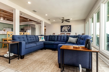 Spectacular Oceanfront Beach House with Hot-tub in Dauphin Island, Alabama - Dauphin Island, Alabama - glamping.directory