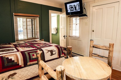 Suite-Style Cottage Ideal for Two in Colorado - Estes Park, Colorado - glamping.directory
