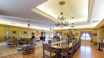 Extraordinary Lodge Perfect for Events near Lumberton, Mississippi - Lumberton, Mississippi - glamping.directory