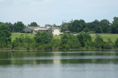 Extraordinary Lodge Perfect for Events near Lumberton, Mississippi - Lumberton, Mississippi - glamping.directory