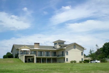 Extraordinary Lodge Perfect for Events near Lumberton, Mississippi - glamping.directory