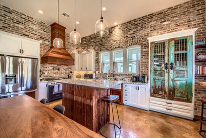 River Cabin Beautifully Design with Fire Pit and Deck in Texas - New Braunfels, Texas - glamping.directory