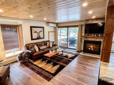 Relaxing Mountainside Cabin with Picnic Space in New Hampshire - Bartlett, New Hampshire - glamping.directory