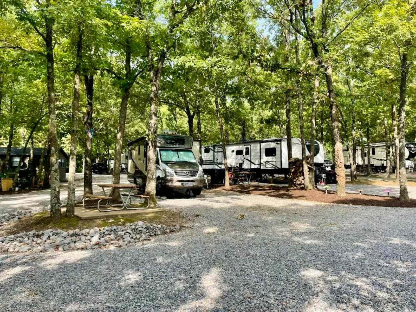 Rustic Ridge - Gentry, Arkansas - glamping.directory