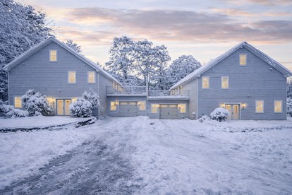 Spacious Vacation Homes with Hot Tubs and Mountain Views near Downtown North Conway, New Hampshire - North Conway, New Hampshire - glamping.directory