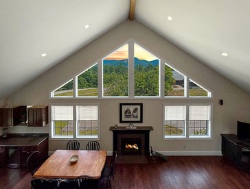 Spacious Vacation Homes with Hot Tubs and Mountain Views near Downtown North Conway, New Hampshire - North Conway, New Hampshire - glamping.directory