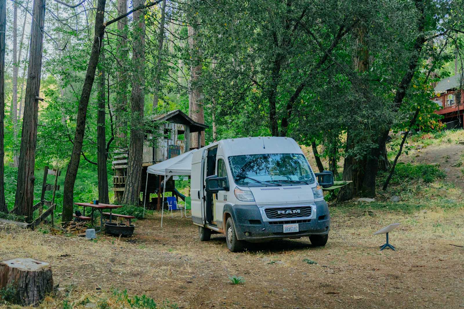 Shangrilog Near Yosemite - glamping.directory