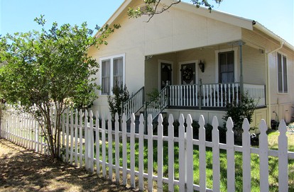 Magical Country Getaway Cottage with Views from Hot Tub near Fredericksburg, Texas - Fredericksburg, Texas - glamping.directory