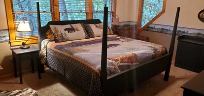 Rustic Family Cabin with Hot Tub, Pool Table, and Arcade near Smoky Mountains in Sevierville, Tennessee - Sevierville, Tennessee - glamping.directory