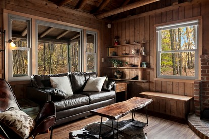 Spectacular Lofted Cabin with Screened Porch, BBQ, and Fire Pit in West Virginia - Harpers Ferry, West Virginia - glamping.directory