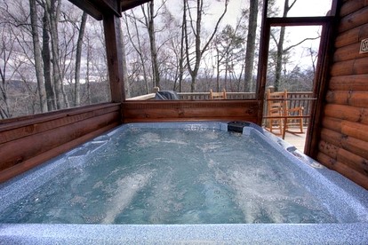 Cute Cabin with Pool Table, Fireplace and Hot-tub in Sevierville, Tennessee - Sevierville, Tennessee - glamping.directory