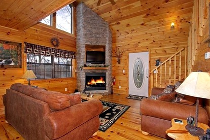 Cute Cabin with Pool Table, Fireplace and Hot-tub in Sevierville, Tennessee - Sevierville, Tennessee - glamping.directory