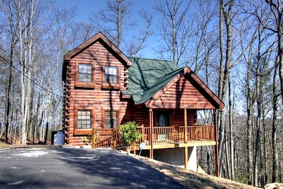 Cute Cabin with Pool Table, Fireplace and Hot-tub in Sevierville, Tennessee - glamping.directory