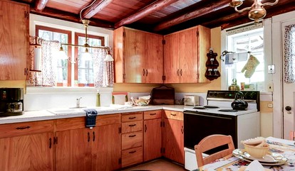 Spacious and Luxurious Log Cabin for Groups near Eugene, Oregon - McKenzie Bridge, Oregon - glamping.directory
