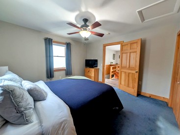 Peaceful Pet-Friendly Retreat with Workspace Near Acadia National Park in Trenton, Maine - Trenton, Maine - glamping.directory