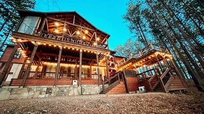 Gorgeous Cabin with Game Room and Hot Tub in Broken Bow, Oklahoma - Broken Bow, Oklahoma - glamping.directory