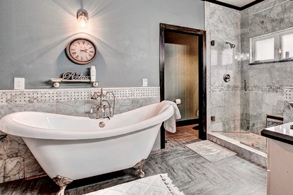 Stunning Villa with Piano and Fireplace in Estes Park, Colorado - Estes Park, Colorado - glamping.directory