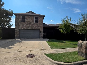 Spacious Lakefront Retreat House with 1100sqft Sports Bar Patio & Hot Tub Near Little Elm Beach, Little Elm, Texas - glamping.directory