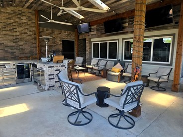 Spacious Lakefront Retreat House with 1100sqft Sports Bar Patio & Hot Tub Near Little Elm Beach, Little Elm, Texas - Little Elm, Texas - glamping.directory
