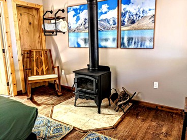 #4 Falcon's Chalet Cabin with Fireplace & Amazing Views, Santa Ysabel, CA - Santa Ysabel, California - glamping.directory