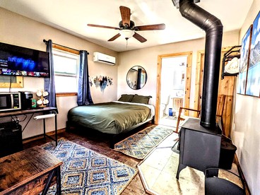 #4 Falcon's Chalet Cabin with Fireplace & Amazing Views, Santa Ysabel, CA - Santa Ysabel, California - glamping.directory