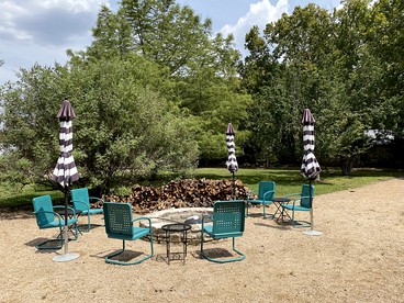 Picturesque Luminous Cabin with Jacuzzi, Bath and BBQ in Texas - Wimberley, Texas - glamping.directory