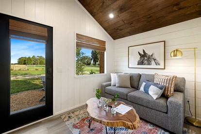 Gorgeous and Modern Cabin near Poe Springs Park, Perfect for a Weekend in Nature - Lake City, Florida - glamping.directory