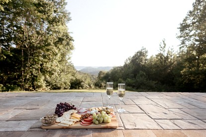 Stunning Bell Tent with Beautiful Upper Cumberland Mountain Range Views for a Memorable Getaway in Tennessee - Silver Point, Tennessee - glamping.directory