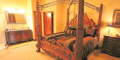 Incredible Villa Rental for Four Guests on Table Rock Lake in Ridgeway, Missouri - Ridgedale, Missouri - glamping.directory