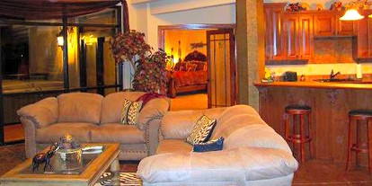 Incredible Villa Rental for Four Guests on Table Rock Lake in Ridgeway, Missouri - Ridgedale, Missouri - glamping.directory