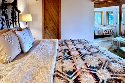 Cozy Mountain Yurt with Panoramic Views near Selkirk Mountains, Sandpoint Idaho - Sandpoint, Idaho - glamping.directory