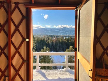 Cozy Mountain Yurt with Panoramic Views near Selkirk Mountains, Sandpoint Idaho - Sandpoint, Idaho - glamping.directory