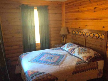 Rustic Cabin Nestled in the Stunning Mark Twain National Forest, Missouri - Alton, Missouri - glamping.directory