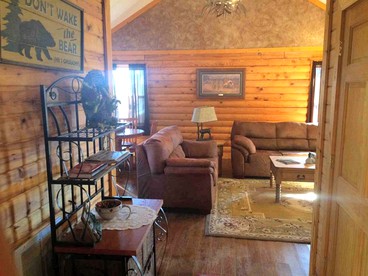 Rustic Cabin Nestled in the Stunning Mark Twain National Forest, Missouri - Alton, Missouri - glamping.directory