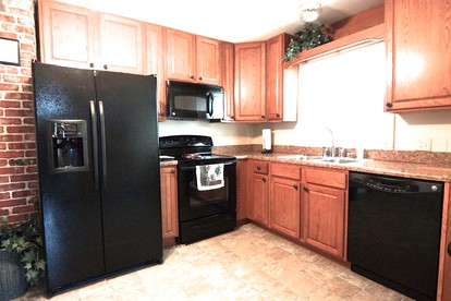 Beautifully-Furnished Cottage Rental for Family Vacation near Topeka, Kansas - Lyndon, Kansas - glamping.directory