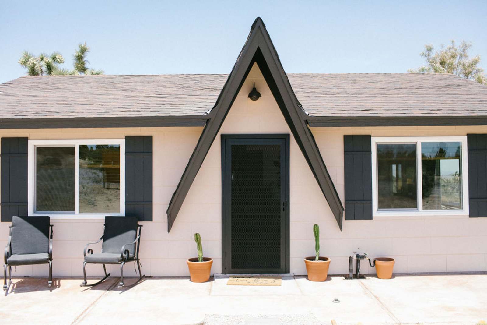 The Hi-Desert Onyx - glamping.directory