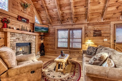 Wonderful Log Cabin with Barbecue and Hot-tub in Pigeon Forge, Tennesse - Pigeon Forge, Tennessee - glamping.directory