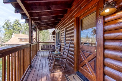 Wonderful Log Cabin with Barbecue and Hot-tub in Pigeon Forge, Tennesse - Pigeon Forge, Tennessee - glamping.directory