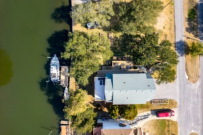 Gorgeous Waterfront Vacation Rental for an Unforgettable Family Getaway in Frisco, North Carolina - Frisco, North Carolina - glamping.directory