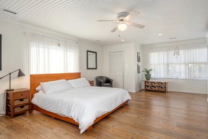 Gorgeous Waterfront Vacation Rental for an Unforgettable Family Getaway in Frisco, North Carolina - Frisco, North Carolina - glamping.directory