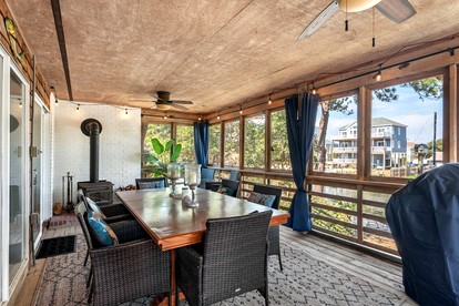 Gorgeous Waterfront Vacation Rental for an Unforgettable Family Getaway in Frisco, North Carolina - Frisco, North Carolina - glamping.directory