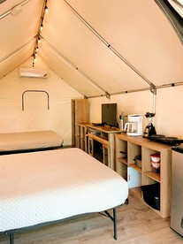Unwind in the Heart of Cibolo, Texas in this Lovely Safari Tent Rental - Kingsbury, Texas - glamping.directory