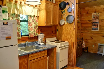Rustic Family-Friendly Log Cabin in the Smoky Mountains, North Carolina - Cherokee, North Carolina - glamping.directory