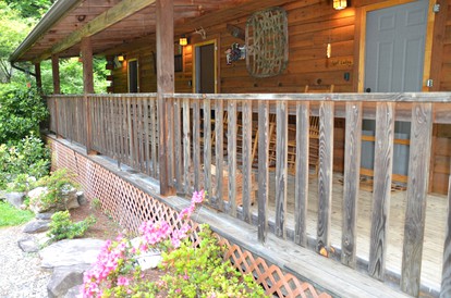 Rustic Family-Friendly Log Cabin in the Smoky Mountains, North Carolina - Cherokee, North Carolina - glamping.directory
